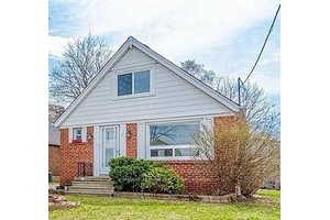 One Large Bedroom in a 6 Bedroom HomeShared kitchen and bathroom.
