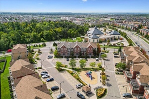 Welcome to 5625 Oscar Peterson Blvd, located in the highly sought after Churchill Meadows community !