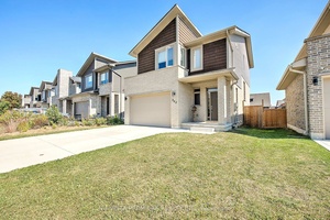 Welcome to Summerside ! This beautifully maintained 3 bedroom back split is only 5 years young and offers the perfect blend of modern finishes, functionality, and location.