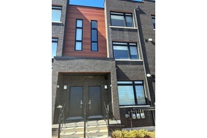 Located in the heart of Richmond Hill, this bright and spacious townhome is the perfect place to call home !