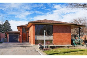 Welcome to this beautifully maintained 3 bedroom bungalow main floor on a quiet dead end street right beside Wincott Park !