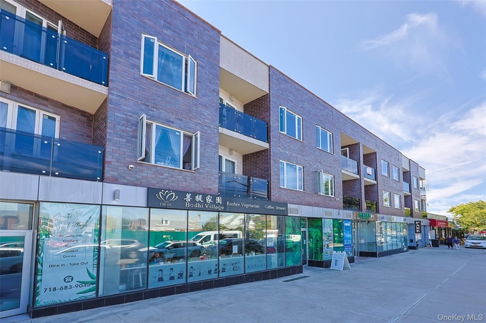 View of apartment building / complex