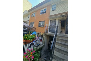 Calling all buyers ! If you re looking for a home that can help offset your mortgage, don t miss this investor friendly two family property.