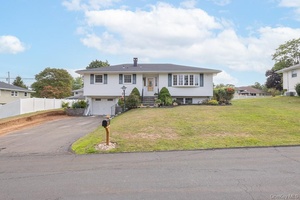 Beautiful Expanded Ranch !