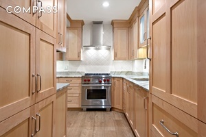 Claim this sun kissed one bedroom, one bathroom garden apartment just in time for summer barbecues and al fresco dining.
