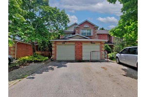 Step into your new abode nestled in the coveted College Park neighbourhood of Oakville.