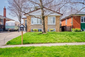 This beautifully renovated 2 bedroom apartment is ideally located in a desirable Etobicoke neighborhood at Bloor and The West Mall !