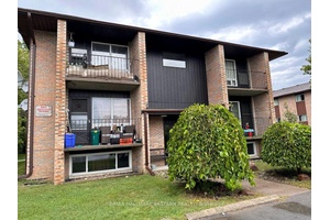 2 bedroom apartment in a prime location, close to all amenities and conveniently situated near bus routes.