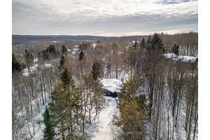 CASTLE GLEN CHALET YOUR PERFECT SKI SEASON RETREAT This is the ski season get away you've been dreaming of.