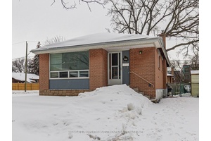 Beautiful, Newly Updated 3Br 1Bath Apartment The Highly Coveted Bay Ridges.