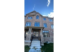 Beautiful Luxury 3 story Town home In The Heart Of Caledon Bright And Spacious Layout with Hickory Model Approx.