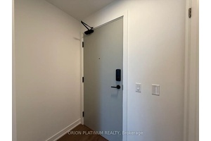 Come home to a bright, modern, spacious 1 Bed, 1 Bath condo in Canopy Towers, in the heart of Mississauga.