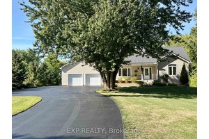 Well maintained 2 bedroom PLUS 2 bedroom in law suite !