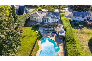 Welcome to 383 Maplehurst Avenue A Beautiful Bungalow on a Spacious 75' x 272' Lot !