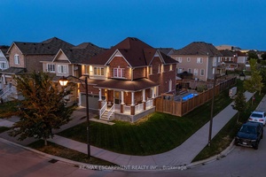 Luxury Living in Binbrook !