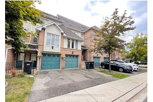 this beautiful Renovated townhouse in the heart of Mississauga features a open concept main floor with a large living and dining area, perfect for family gatherings.