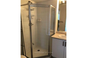 Modern Daniels 2 bedroom townhouse available for lease in the highly sought after Mississauga Rd amp ; Financial community.