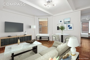 PRIME MIDTOWN WEST OPPORTUNITY This gem is quietly situated in one of Midtown s loveliest buildings on one of the loveliest blocks.