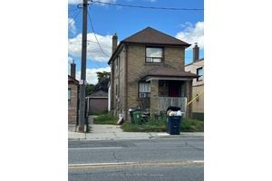 Welcome to 666 Jane Street Excellent Investment Opportunity Detached Duplex in the heart of Toronto's vibrant west end ideally suited for end users, multi generational families, co ownership enthusiasts, and ...