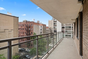 Huge 1 Bedroom Your Own Sunny Terrace !