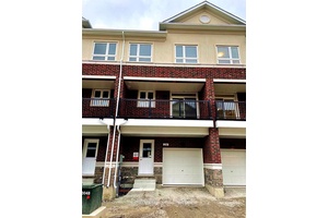 Cozy amp ; Charm 3 Bedroom Town Home Located In Top Ranked Wismer Community.