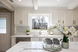 New Renovated House In Town Of East Gwillimbury.