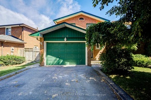 Renovated 4 Br Beauty In The Heart Of Streetsville !