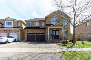 4 Bedrooms, bright home Large bdrms and living space.