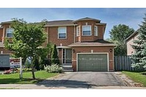 Family friendly semi with fenced yard.