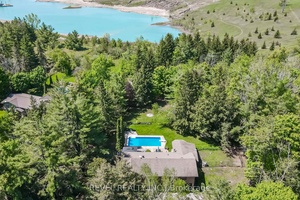 Looking for the perfect opportunity to live in a highly sought after area ?