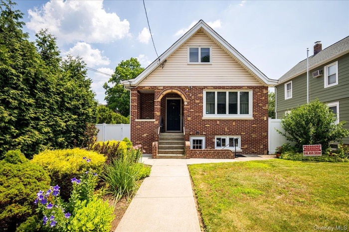 Welcome to 17 Duane Street, Farmingdale