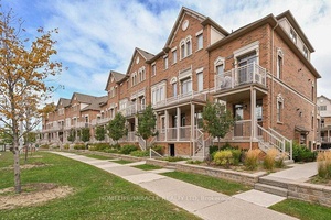 Gorgeous End Unit Townhouse Move In Ready !