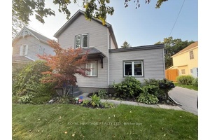 2 Storey Legal Duplex On Quiet Court In Family Neighbourhood !
