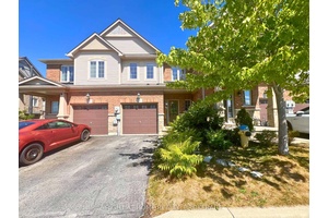Stylish 3 bedroom, 4 bath townhouse in the heart of Grimsby on the Lake !
