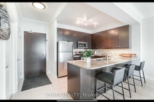 Luxurious spacious 2 bed and 2 bath condo in the heart of Brampton downtown.