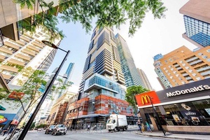Downtown Core. Sunny South West Conner, Large Wrap Around Balcony.