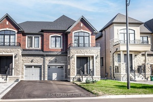 Stunning Deco Semi Detached Home in the Sought After Richlands Community.