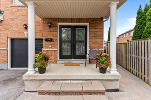 Welcome to 5 White Heather Blvd, located in the heart of vibrant Agincourt North !
