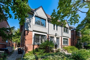 Spacious And Sun filled One Bedroom Apartment Available In a Beautifully Renovated Freehold Fourplex in Lawrence Park South.