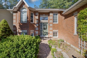 Well maintained home on quiet street featuring 3 main floor bedrooms, including a primary with walk in closet and 4 pc ensuite.