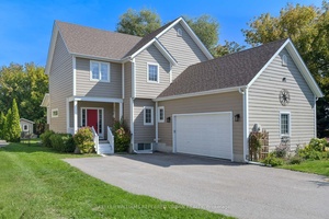 WELCOME TO LAKESIDE LIVING.