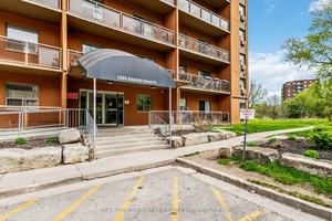 Welcome to a beautifully updated 2 bedroom apartment situated in one of London's most desirable communities of Stoneycreek.