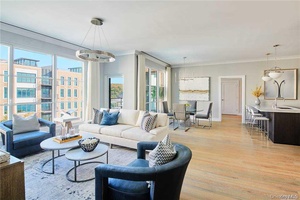 This bright two bedroom, two bathroom home features 10' ceilings, and floor to ceiling windows.