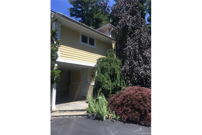 View of Entry to modern duplex 2 bed 2 bath rental