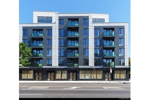 For Sale Polaris Condominium Unit 4A Modern 1 bedroom 2 bathrooms with hardwood floors, floor to ceiling windows, and private balcony with stunning Manhattan amp ; Queens views.