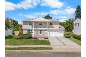 Welcome to this rare Splanch style single family home located in the highly desirable community of Plainview.