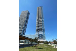 Must See ! 4 Year New Condominium In The Heart Of Vaughan Metropolitan Centre.