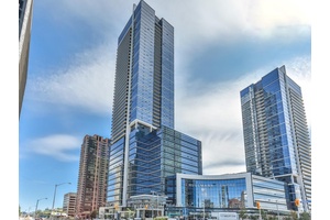 Luxury Corner 2 Bedroom Condo at Tridel Hallmark Centre.