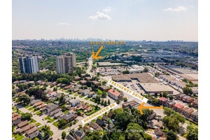 A Turn key operation in the heart of the city and property in high demand area, 4 units with separate ARN s, A very well maintained building in old down ...