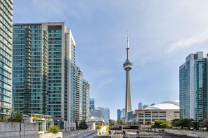 Discover the perfect blend of style, comfort, and convenience in this luxurious 1 bedroom condo for sale at APEX Condominiums, located in the heart of Toronto's sought after Waterfront Communities ...
